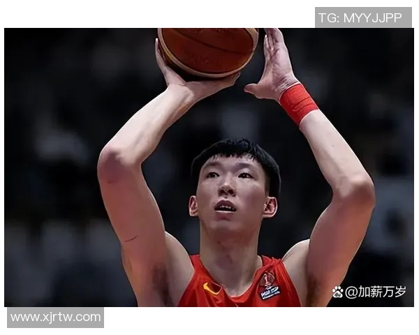 周琦在NBA表现出色,教练称其有望成为球队核心力量 周琦在NBA表现出色,教练称其有望成为球队核心力量
